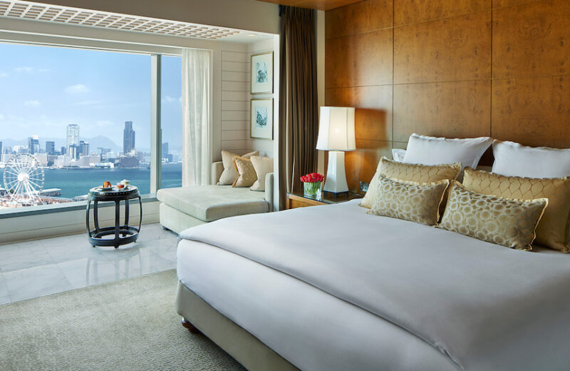 Hotel Review: Mandarin Oriental Hong Kong Retains Historical Charm